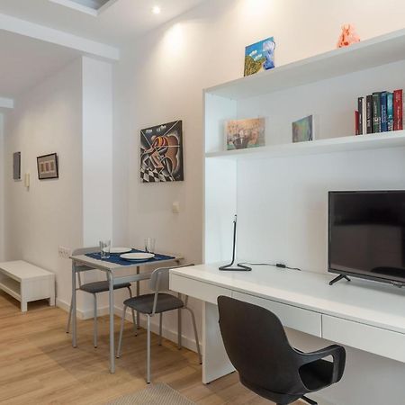 Brand New Apartment In Athena Bagian luar foto