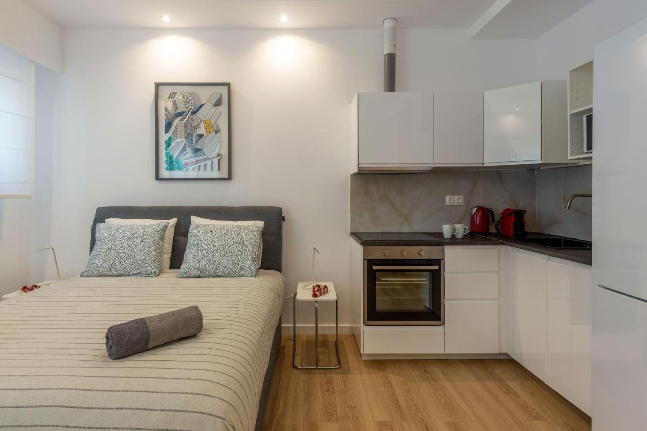 Brand New Apartment In Athena Bagian luar foto