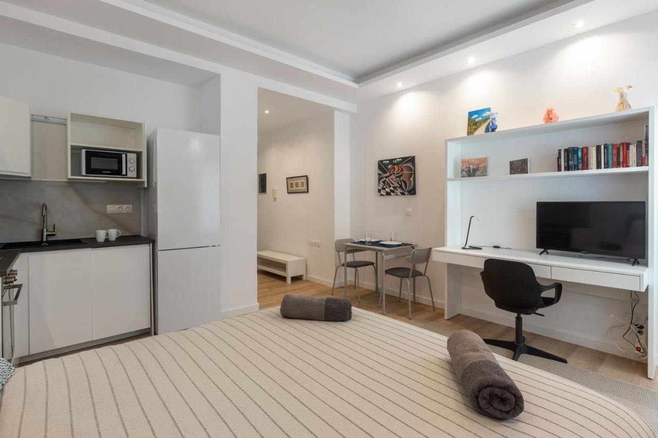 Brand New Apartment In Athena Bagian luar foto