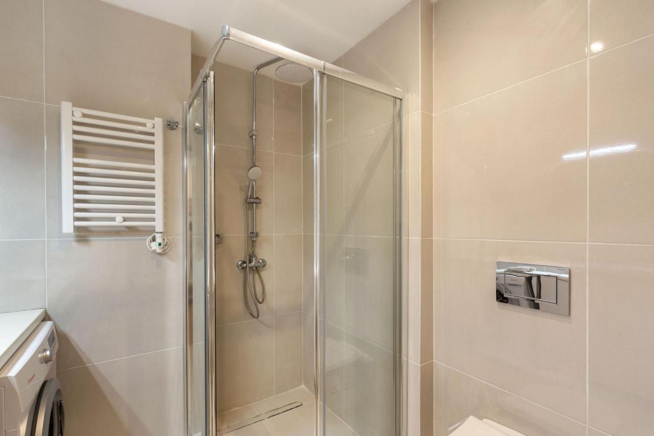 Brand New Apartment In Athena Bagian luar foto
